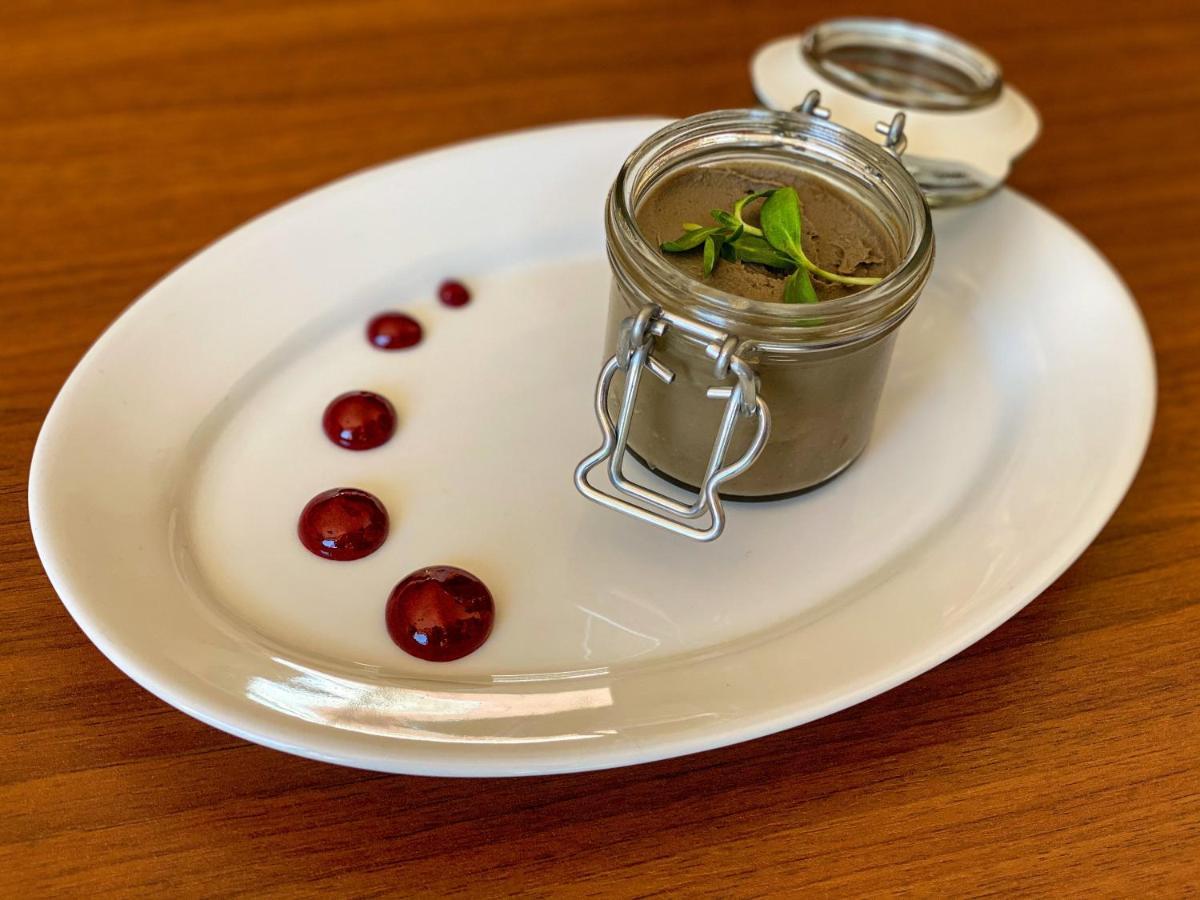 Hotel Eminent Ступава Екстер'єр фото