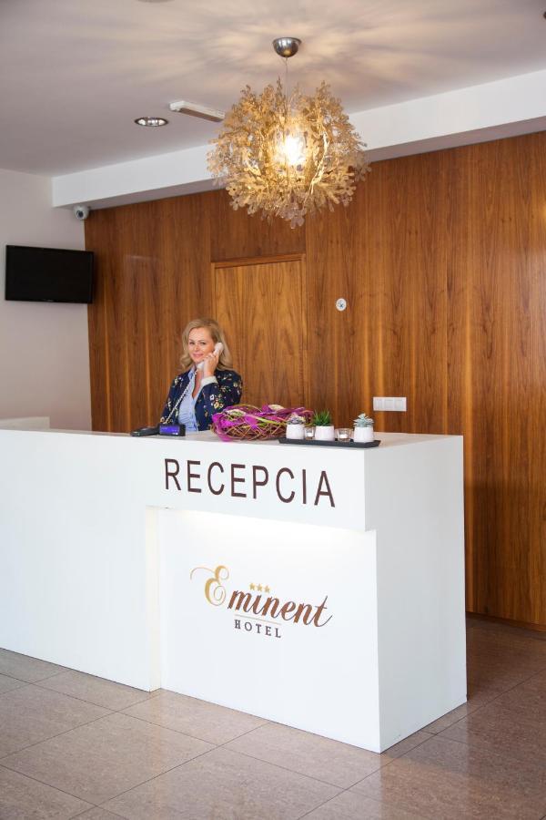 Hotel Eminent Ступава Екстер'єр фото