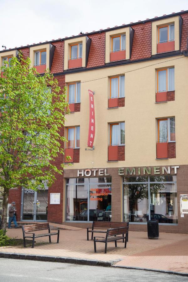 Hotel Eminent Ступава Екстер'єр фото