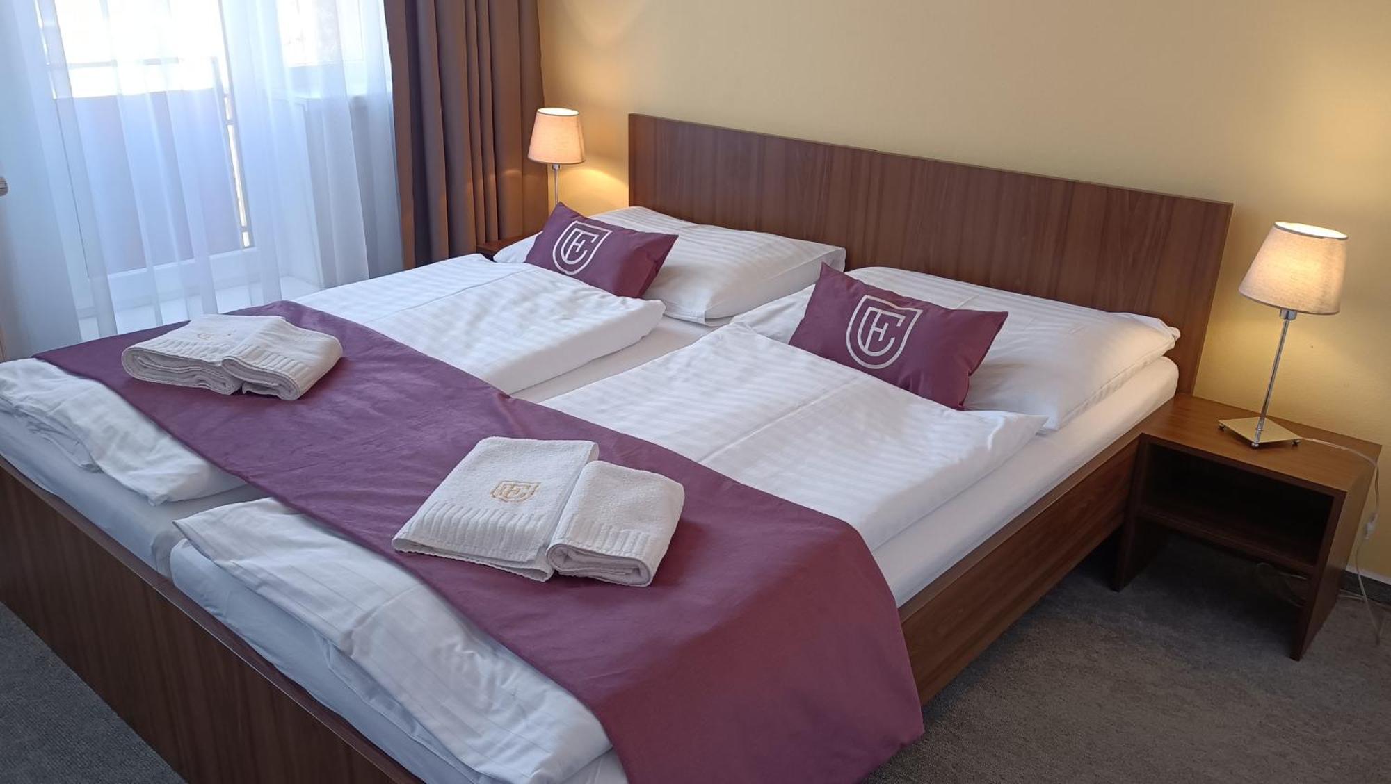 Hotel Eminent Ступава Екстер'єр фото