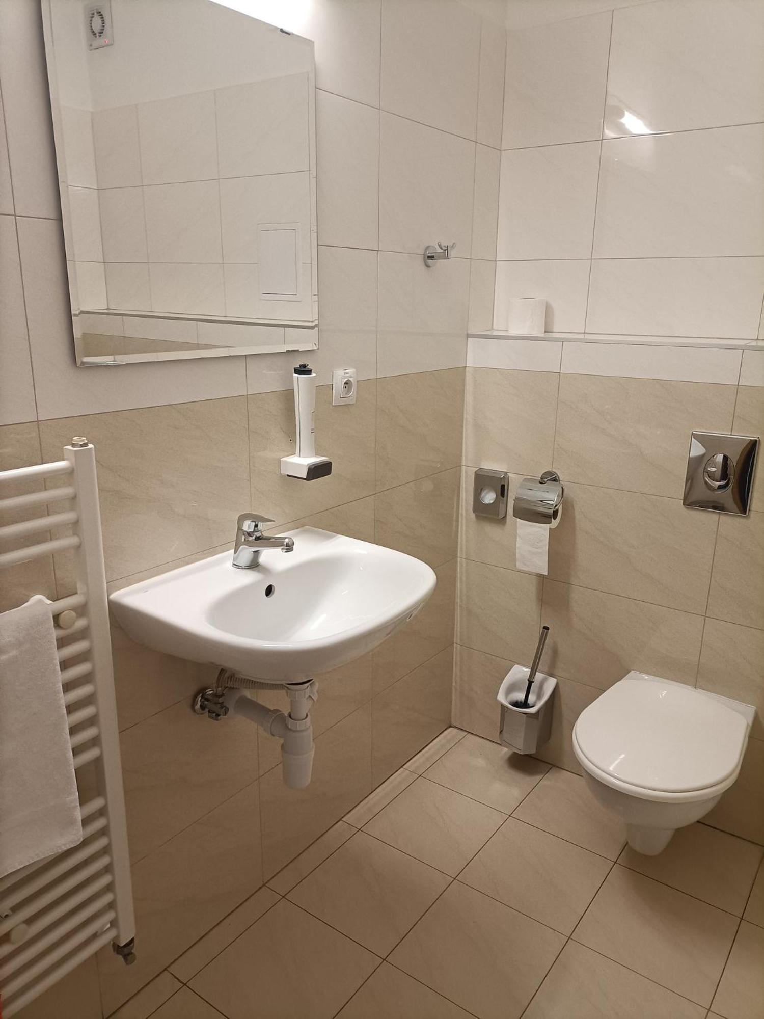 Hotel Eminent Ступава Екстер'єр фото