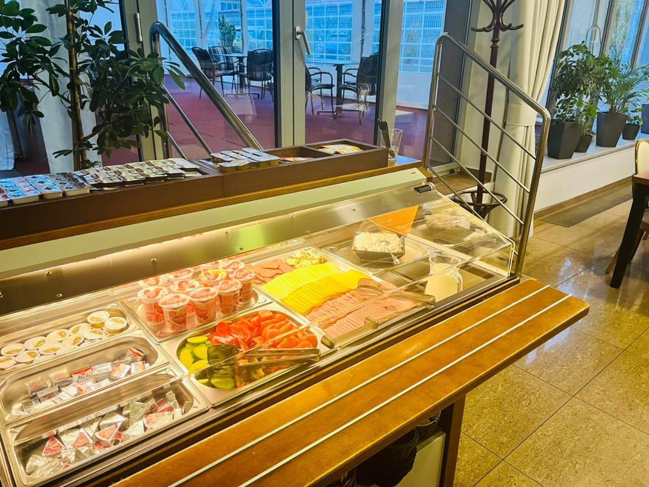 Hotel Eminent Ступава Екстер'єр фото
