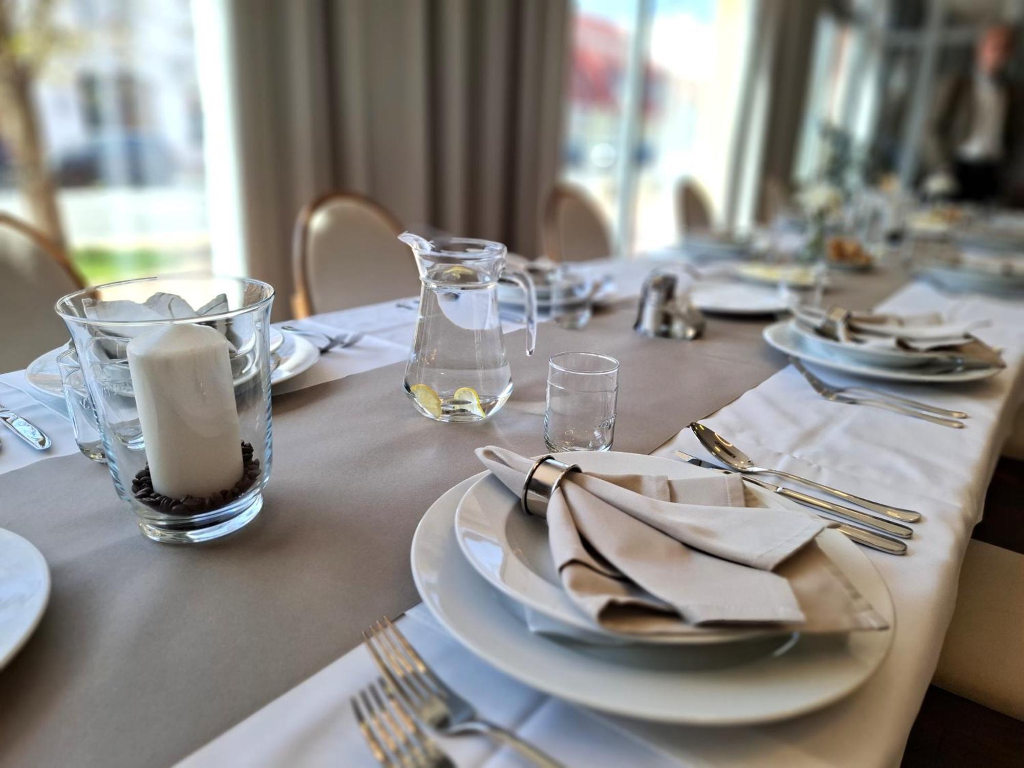Hotel Eminent Ступава Екстер'єр фото